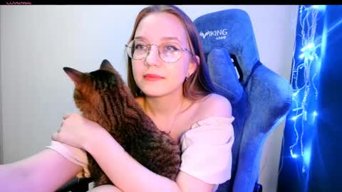 Snapshot of vivivivikkie chatting on June 2026 09:32:02 PM vivivivikkie online show from June 2026 09:32:02 PM