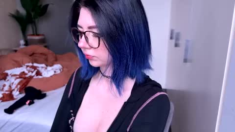 Snapshot of vixenp chatting on May 2026 03:50:02 PM Polly Online mostly at 9pm-2am UK Time online show from May 2026 03:50:02 PM