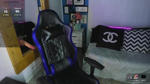 Snapshot of vladhellsing4 chatting on November 2025 04:05:01 PM Vlad online show from November 2025 04:05:01 PM