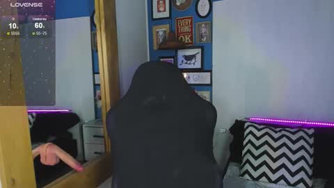 Snapshot of vladhellsing4 chatting on November 2025 02:39:02 PM Vlad online show from November 2025 02:39:02 PM