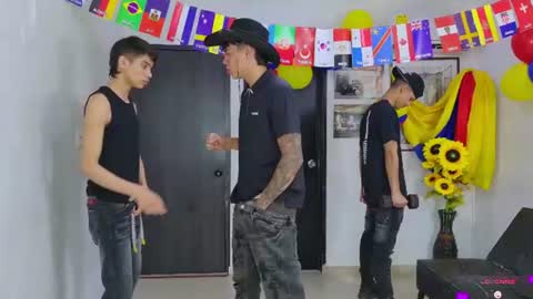 voyeurism_guys online show from June 2026 10:54:02 PM