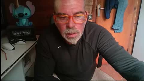 oscar online show from October 2025 02:37:01 PM