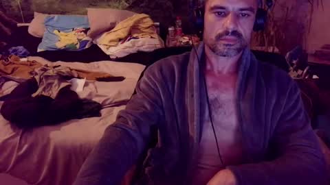 Snapshot of vuiljoske chatting on June 2026 02:06:01 AM CBNewGuy online show from June 2026 02:06:01 AM