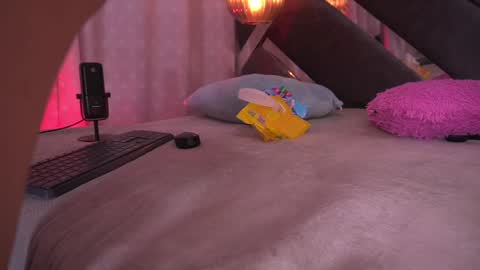 Snapshot of vvioleta_ chatting on January 2025 09:13:01 AM Violeta online show from January 2025 09:13:01 AM