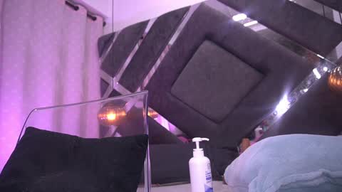 Snapshot of vvioleta_ chatting on January 2025 09:08:02 AM Violeta online show from January 2025 09:08:02 AM