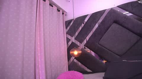 Snapshot of vvioleta_ chatting on February 2025 03:13:01 AM Violeta online show from February 2025 03:13:01 AM