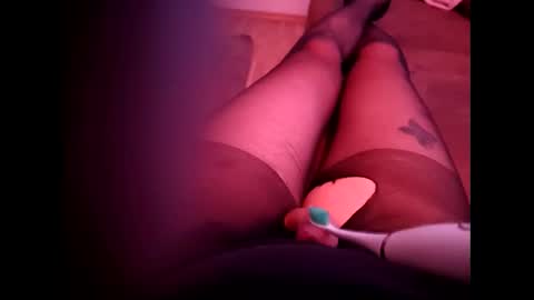 walex0900 online show from December 2025 06:00:01 AM