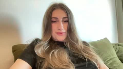 Snapshot of walkiria19 chatting on June 2026 05:01:01 AM walkiria19 online show from June 2026 05:01:01 AM