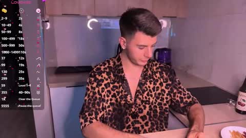 Walt Enjoy online show from November 2025 05:56:01 PM