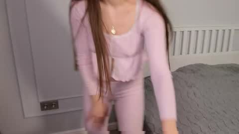 wandaburn online show from December 2024 04:25:02 AM