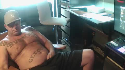 Snapshot of wantitbutyoucanthaveit chatting on January 2026 09:35:02 PM inittogetitin online show from January 2026 09:35:02 PM