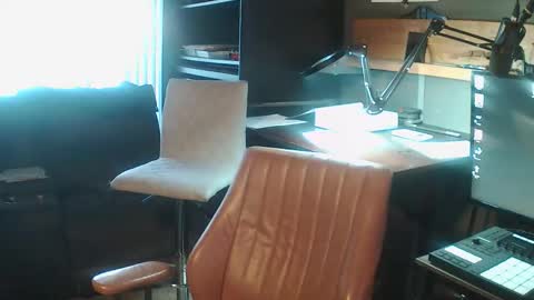 Snapshot of wantitbutyoucanthaveit chatting on February 2026 05:00:02 PM inittogetitin online show from February 2026 05:00:02 PM