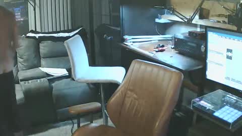 Snapshot of wantitbutyoucanthaveit chatting on February 2026 03:43:02 AM inittogetitin online show from February 2026 03:43:02 AM