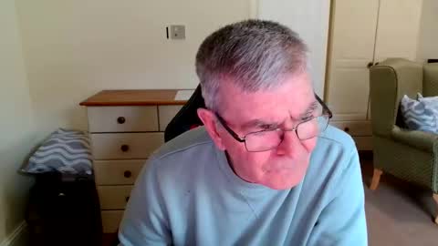 wanttobefree22 online show from October 2025 01:35:02 PM