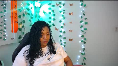 Snapshot of warisgoddes chatting on May 2026 04:41:02 AM EMILY online show from May 2026 04:41:02 AM
