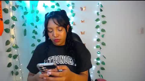Snapshot of warisgoddes chatting on May 2026 09:03:01 AM EMILY online show from May 2026 09:03:01 AM