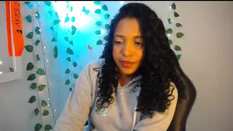 Snapshot of warisgoddes chatting on May 2026 06:21:02 AM EMILY online show from May 2026 06:21:02 AM