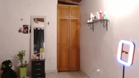 warrior_xena online show from October 2025 11:38:01 PM