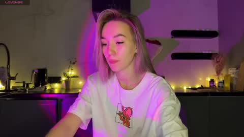 Snapshot of watergirl_ chatting on December 2024 05:06:02 AM Im saving up for a new car help me online show from December 2024 05:06:02 AM