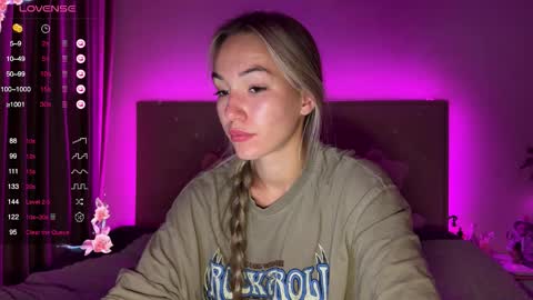 Snapshot of watergirl_ chatting on October 2025 09:56:01 PM Im saving up for a new car help me online show from October 2025 09:56:01 PM