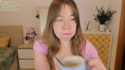 Snapshot of watermelon_sugar_ chatting on February 2025 03:58:01 PM Tess Pls support me with Can we reach 155 my favorite number online show from February 2025 03:58:01 PM