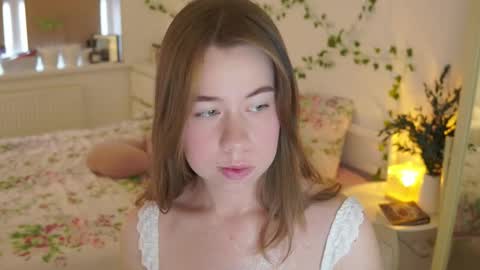 Snapshot of watermelon_sugar_ chatting on November 2025 10:39:02 AM Tess Pls support me with Can we reach 155 my favorite number online show from November 2025 10:39:02 AM