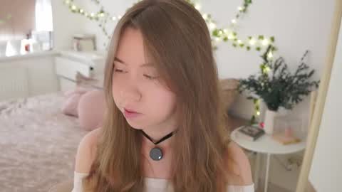 Snapshot of watermelon_sugar_ chatting on November 2025 10:47:01 AM Tess Pls support me with Can we reach 155 my favorite number online show from November 2025 10:47:01 AM