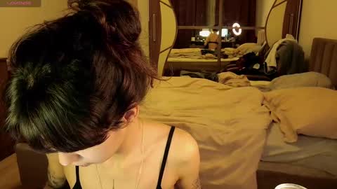 Mina online show from December 2024 06:54:02 PM