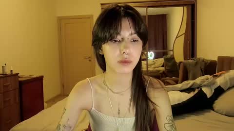 Mina online show from February 2025 07:31:02 PM