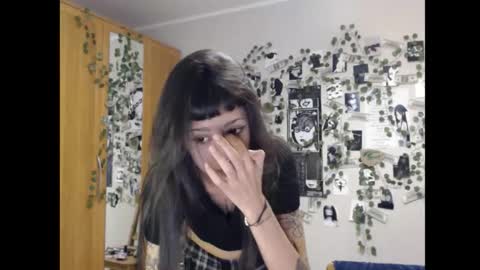 Mina online show from October 2025 04:48:01 PM