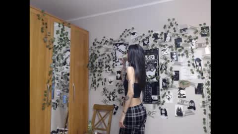 Mina online show from October 2025 07:36:02 PM