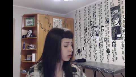 Mina online show from November 2025 06:08:02 PM