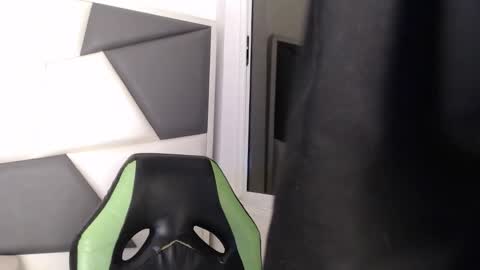 Trixie 3 online show from October 2025 03:33:02 PM