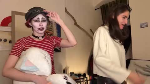 Snapshot of wearethestudio67 chatting on December 2025 04:00:02 AM wearethestudio67 online show from December 2025 04:00:02 AM