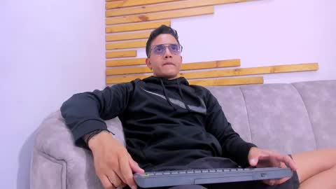 Jhonny Dick  his neighbors. online show from September 2025 07:14:02 PM