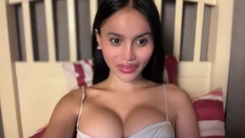 Snapshot of webcammaggie chatting on December 2025 08:23:01 AM Maggie online show from December 2025 08:23:01 AM