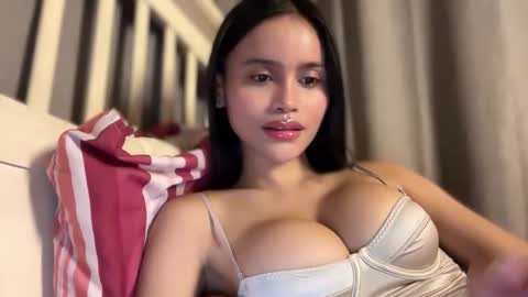 Snapshot of webcammaggie chatting on February 2026 04:27:02 AM Maggie online show from February 2026 04:27:02 AM