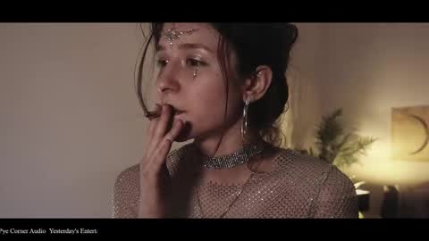 Snapshot of webcora chatting on December 2024 08:10:02 PM Coraline online show from December 2024 08:10:02 PM