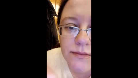 Snapshot of webgirl2 chatting on January 2025 07:43:01 PM Marina online show from January 2025 07:43:01 PM