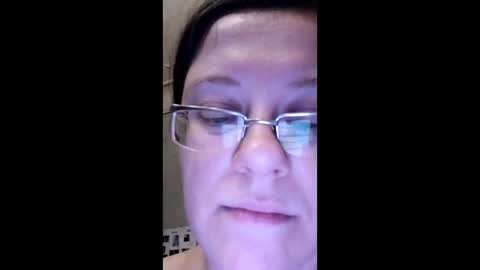 Snapshot of webgirl2 chatting on January 2025 01:10:01 AM Marina online show from January 2025 01:10:01 AM