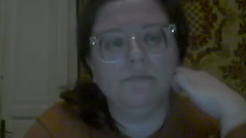 Snapshot of webgirl2 chatting on October 2025 09:04:02 PM Marina online show from October 2025 09:04:02 PM