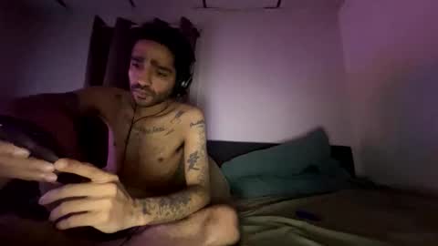 ShootingWebs online show from May 2026 04:40:01 AM
