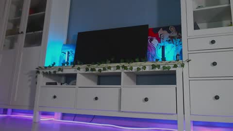 Snapshot of weed_princesss chatting on December 2024 04:26:01 PM moon online show from December 2024 04:26:01 PM