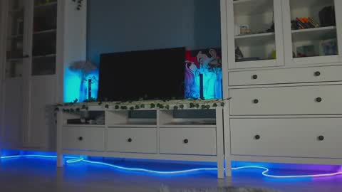 Snapshot of weed_princesss chatting on December 2024 02:16:02 PM moon online show from December 2024 02:16:02 PM