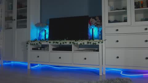 Snapshot of weed_princesss chatting on January 2025 03:26:02 PM moon online show from January 2025 03:26:02 PM