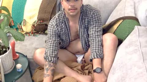 Snapshot of weeeee_snawww chatting on April 2026 09:35:02 AM weeeee_snawww online show from April 2026 09:35:02 AM