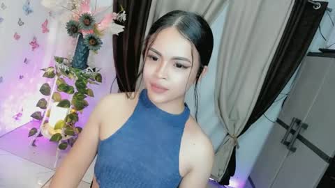 Snapshot of wellcumbabyxx chatting on May 2026 05:51:02 PM Hi Im LOVIE Please dont forget to follow and thumbs up me online show from May 2026 05:51:02 PM