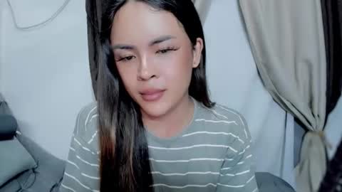 Snapshot of wellcumbabyxx chatting on May 2026 02:43:01 PM Hi Im LOVIE Please dont forget to follow and thumbs up me online show from May 2026 02:43:01 PM