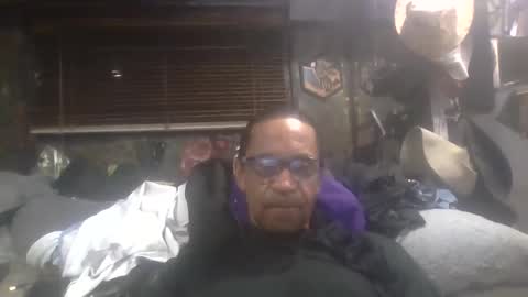 Snapshot of wellsparked chatting on November 2025 09:04:01 AM wellsparked online show from November 2025 09:04:01 AM