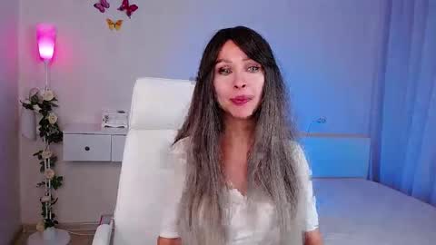 Snapshot of wendifoster chatting on November 2025 07:03:01 PM Wendi Foster online show from November 2025 07:03:01 PM